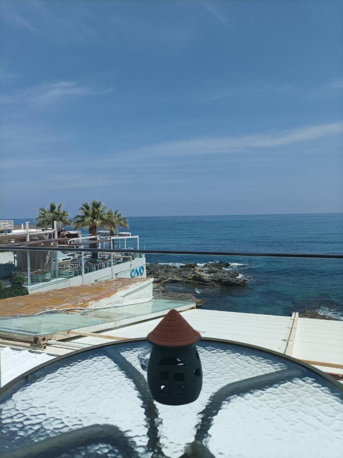 Beachfront Apartment 罗希姆诺 外观 照片