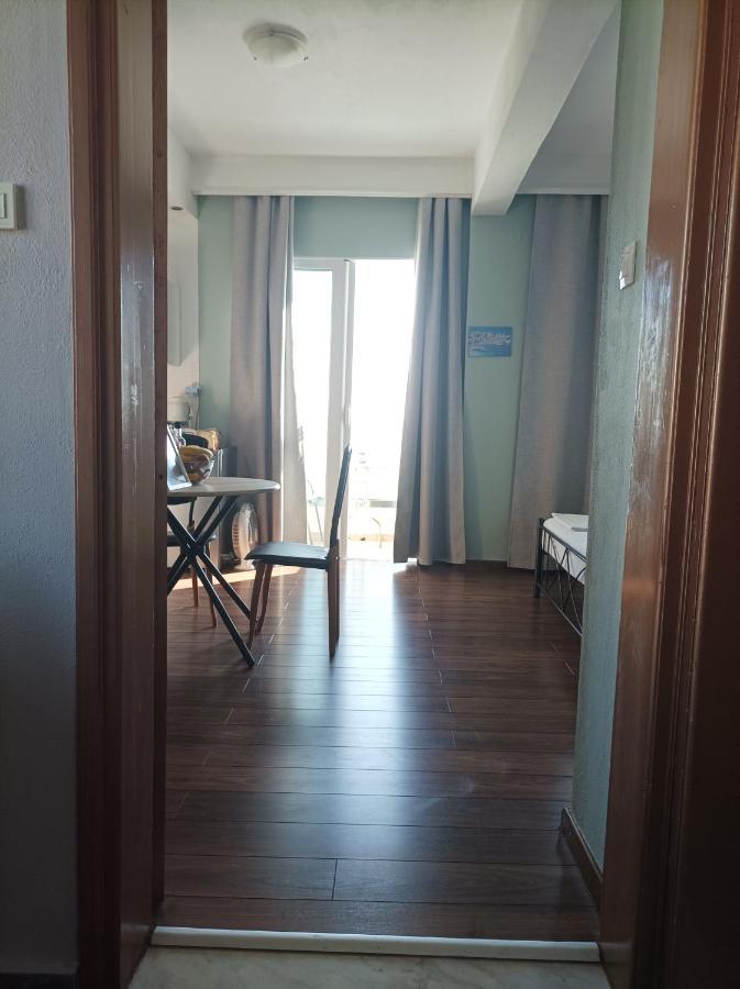 Beachfront Apartment 罗希姆诺 外观 照片